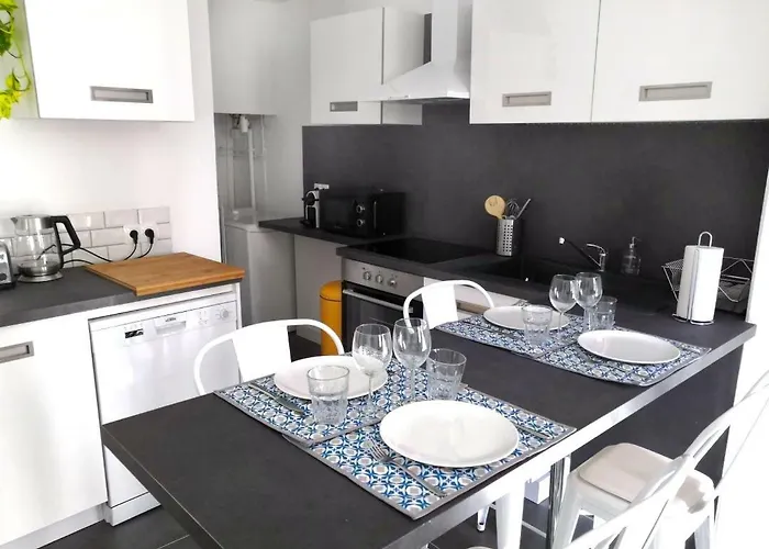 Beautifully Bright In Old Town * Saint-Tropez