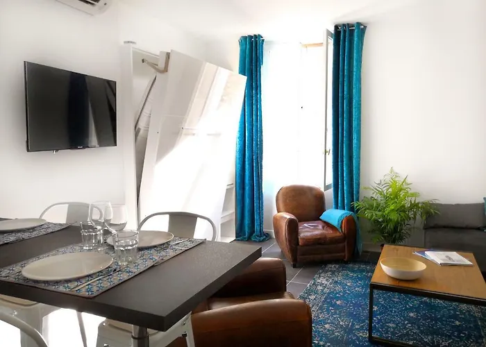 Beautifully Bright In Old Town Saint-Tropez