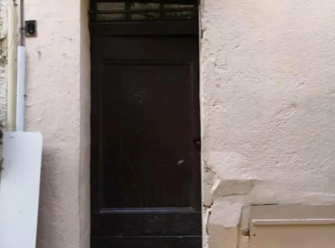 Apartment Beautifully Bright In Old Town Saint-Tropez