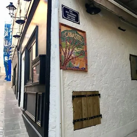 Beautifully Bright In Old Town Апартаменты Сен-Тропе