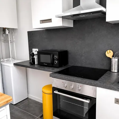 Beautifully Bright In Old Town Apartment Saint-Tropez